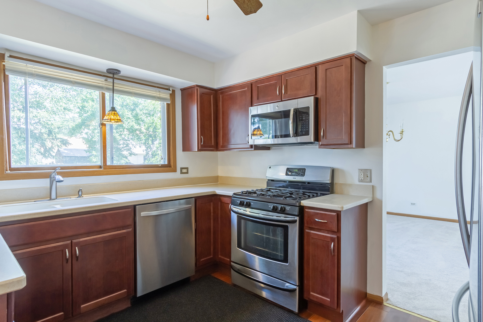 Undisclosed Address Schaumburg, IL 60193 - Photo 8 of 32