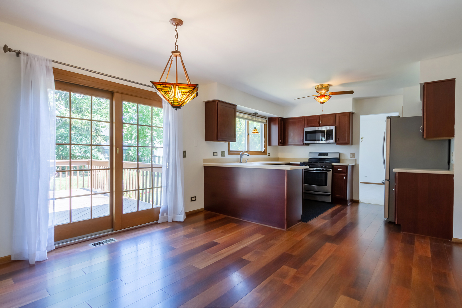 Undisclosed Address Schaumburg, IL 60193 - Photo 9 of 32