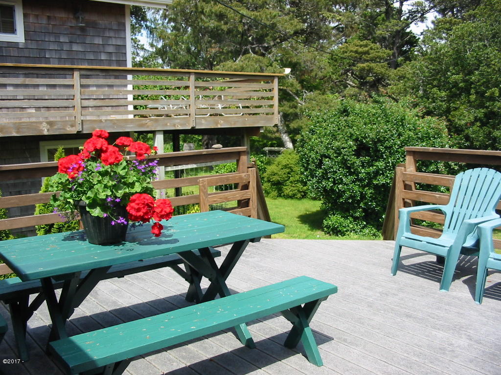 47840 Hawk Street Neskowin, OR 97149 - Photo 4 of 20 Trex Deck to play on