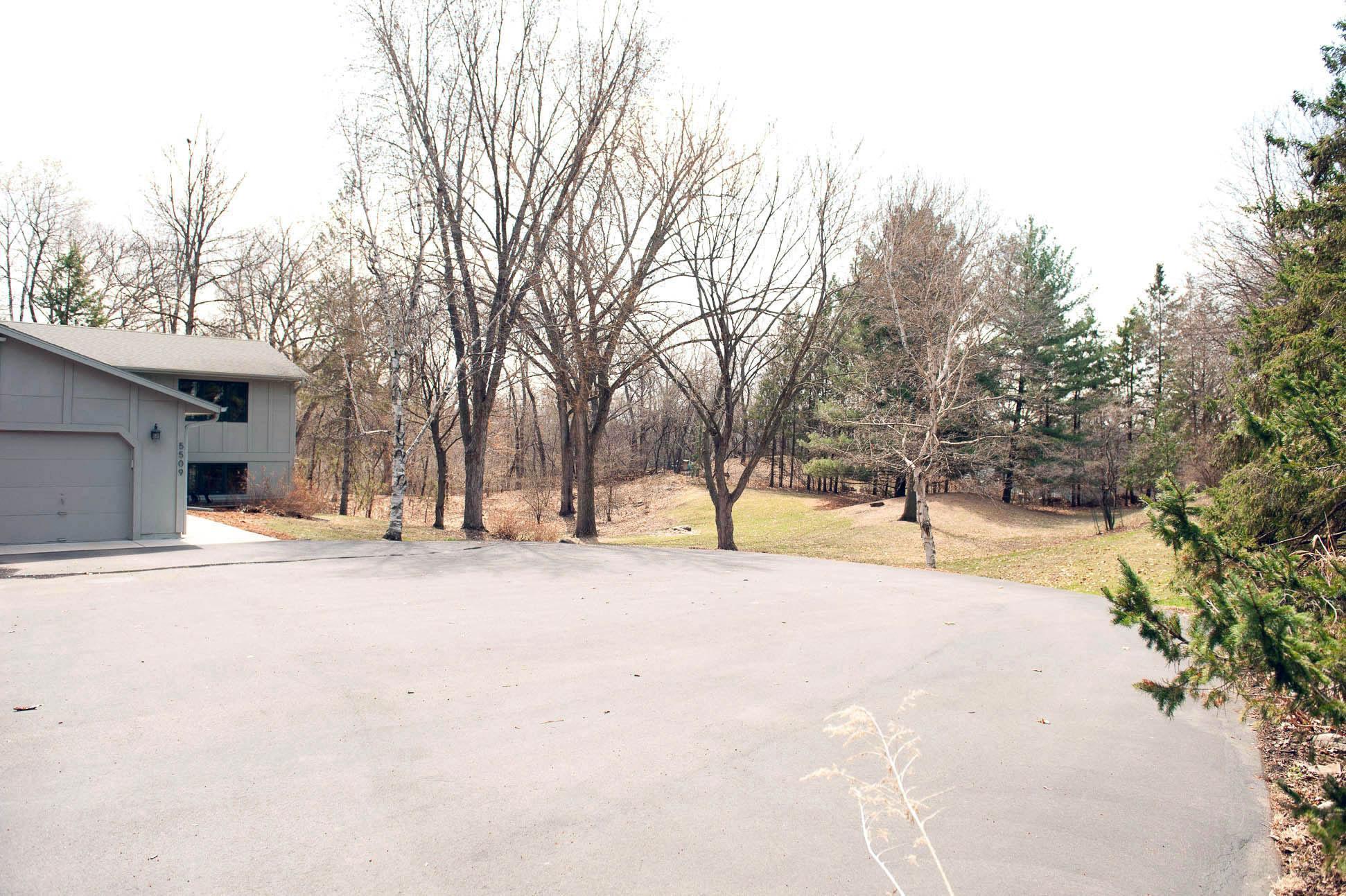 5509 Mayview Road Minnetonka, MN 55345 - Photo 12 of 96 Gallery Image 12