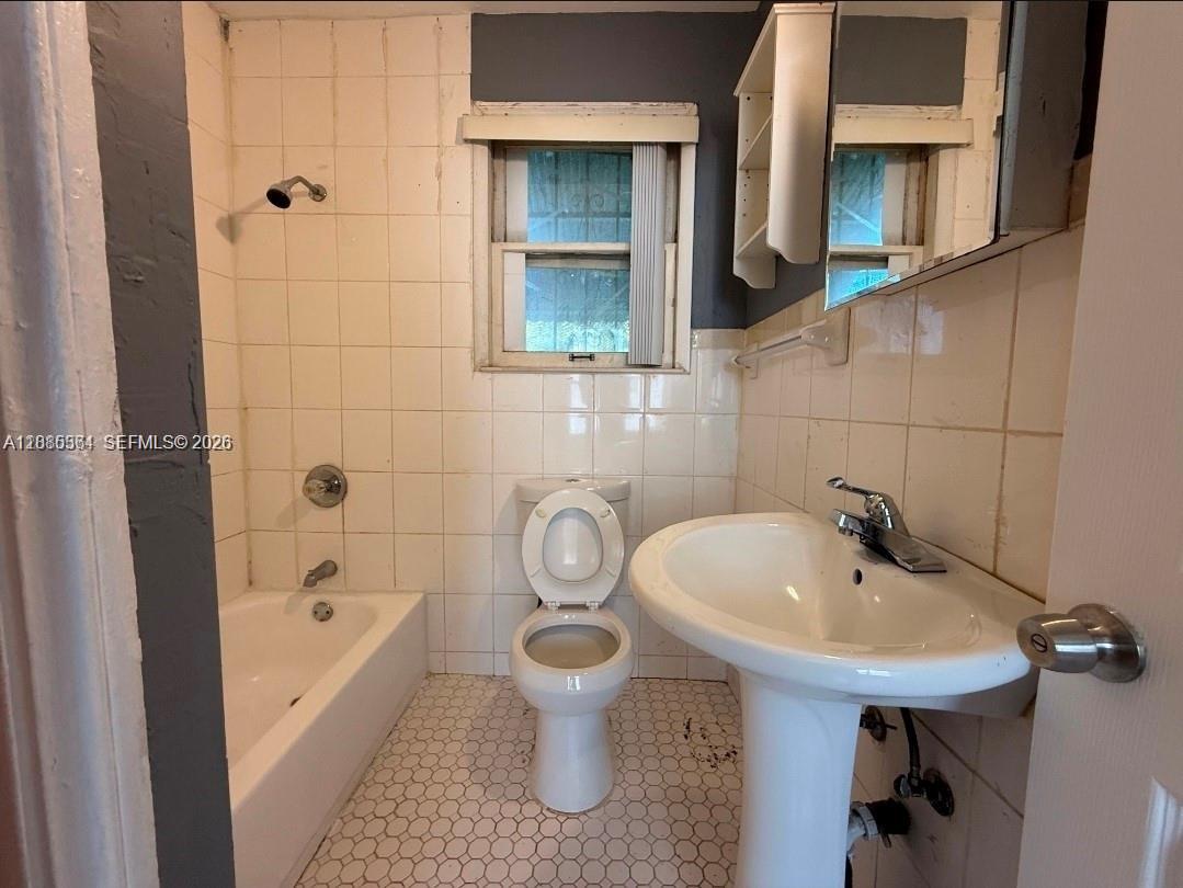 405 Northwest 64th Street Miami, FL 33150 - Photo 47 of 49