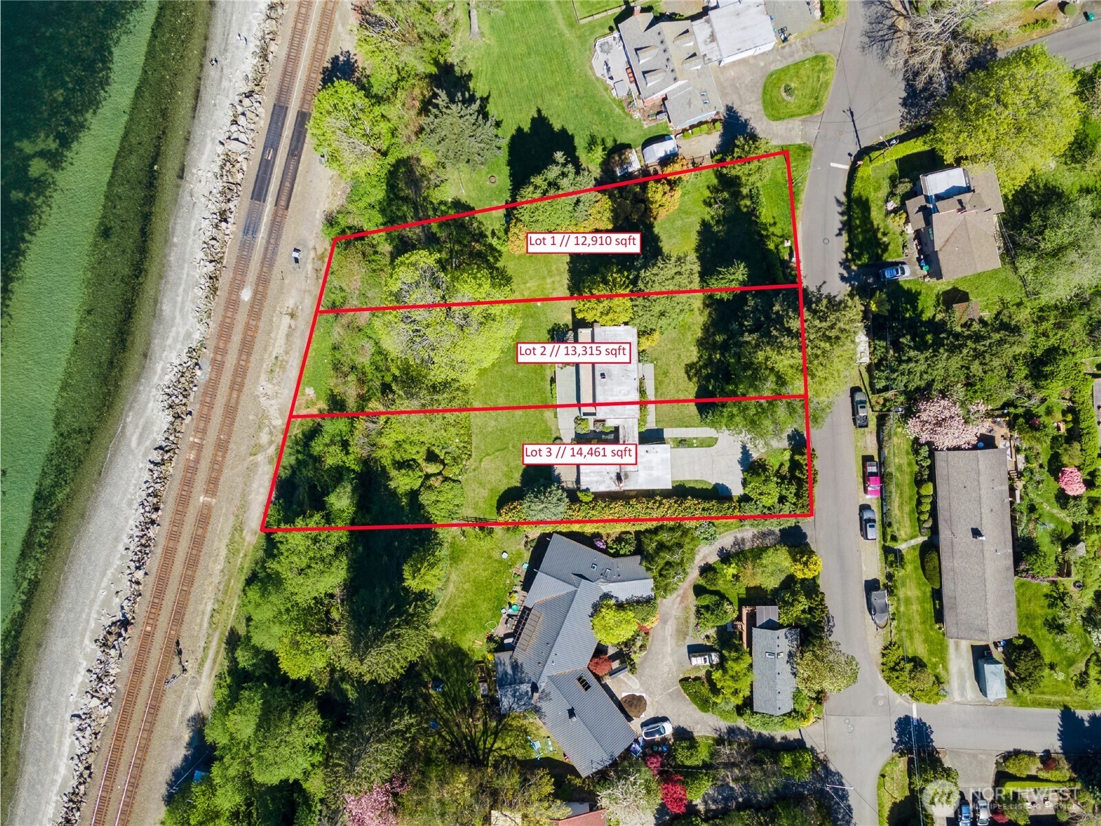 607 Webster Street Mukilteo, WA 98275 - Photo 3 of 4