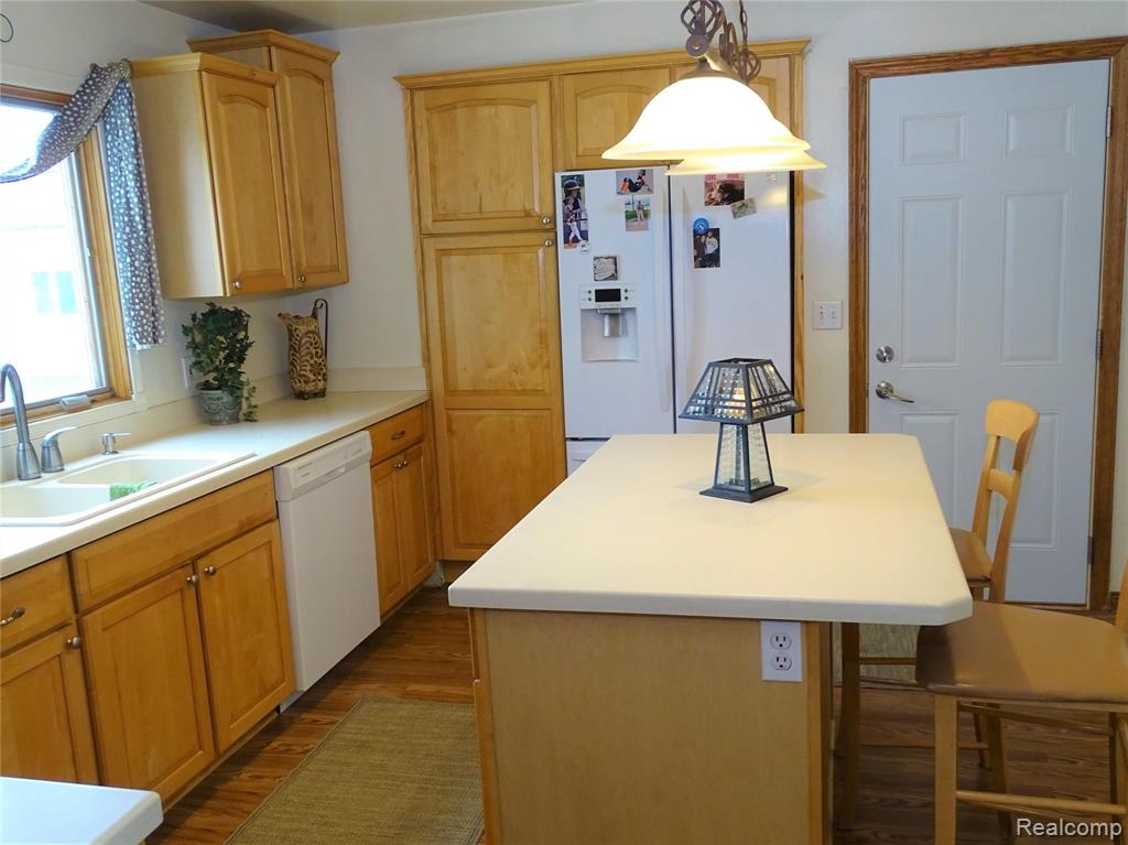4202 East Wilson Road Clio, MI 48420 - Photo 4 of 28