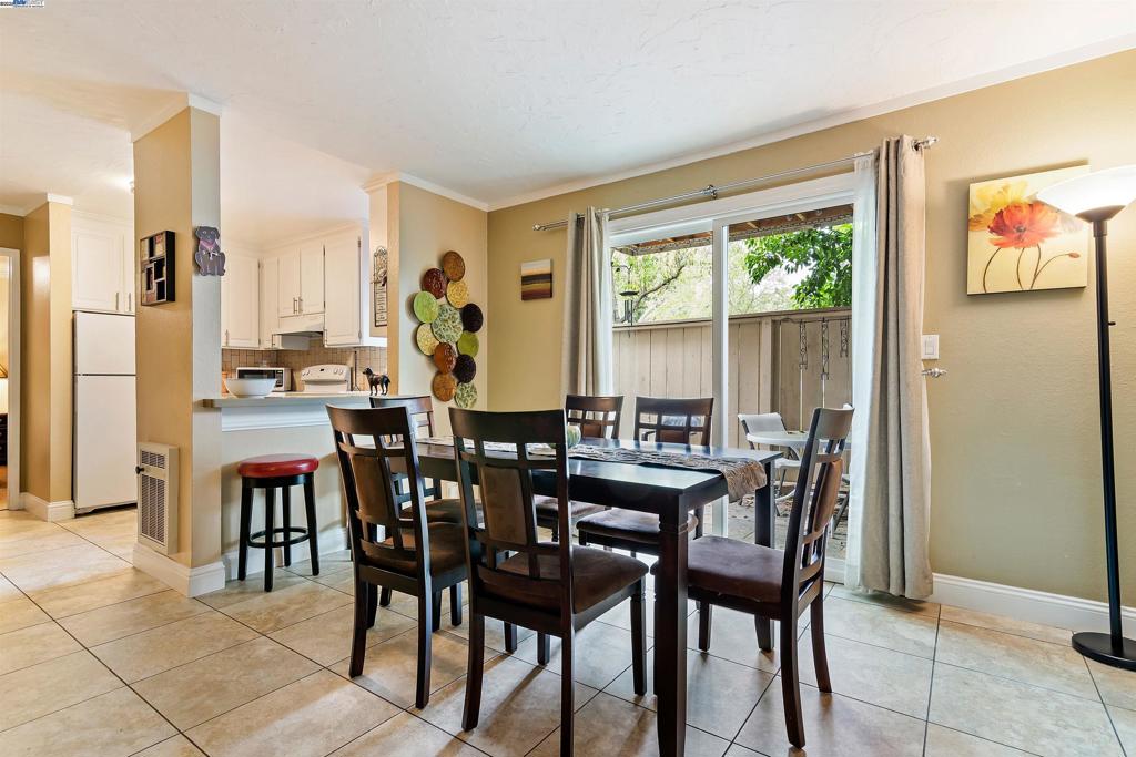 385-385 Camelback Road, Unit 2 Pleasant Hill, CA 94523 - Photo 6 of 22