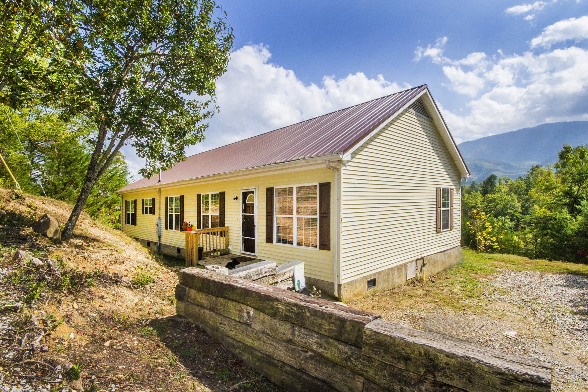 352 Costner Road Cosby, TN 37722 - Photo 2 of 37 Gallery Image 2