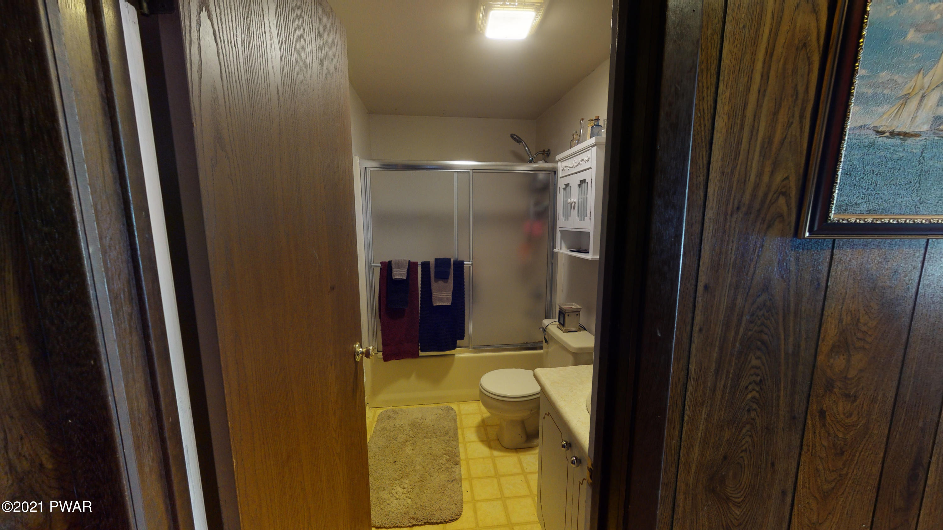 1114 Fawn Run Bushkill, PA 18324 - Photo 28 of 34 bathroom #2