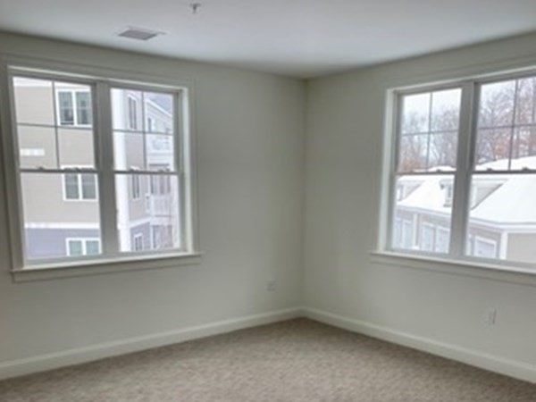 16 Taylor Drive, Unit 1010 Reading, MA 01867 - Photo 5 of 8