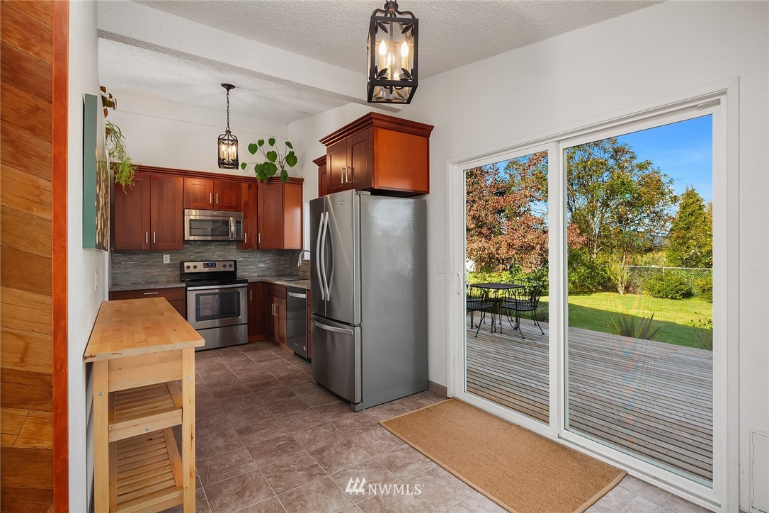1732 Beacon Way Southeast Renton, WA 98058 - Photo 13 of 30 Gallery Image 13