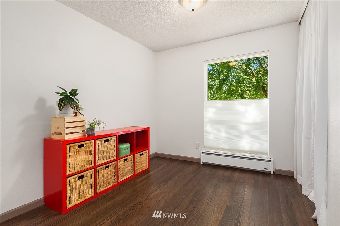 1732 Beacon Way Southeast Renton, WA 98058 - Photo 18 of 30 Gallery Image 18