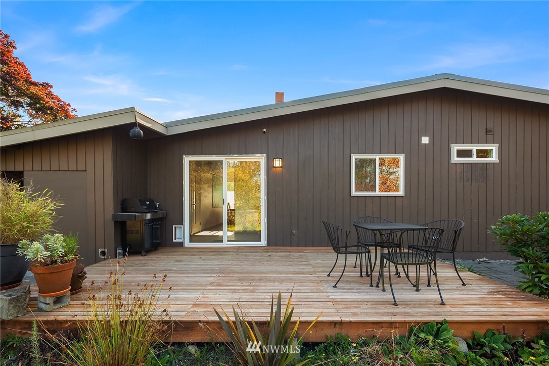 1732 Beacon Way Southeast Renton, WA 98058 - Photo 25 of 30 Gallery Image 25