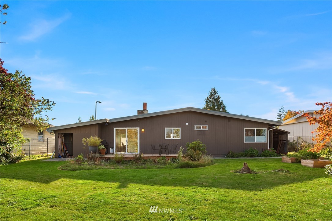 1732 Beacon Way Southeast Renton, WA 98058 - Photo 27 of 30 Gallery Image 27