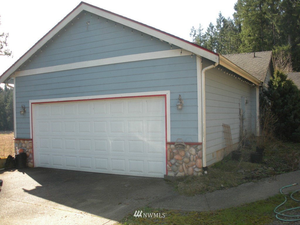 5133 194th Lane Southwest Rochester, WA 98579 - Photo 2 of 21