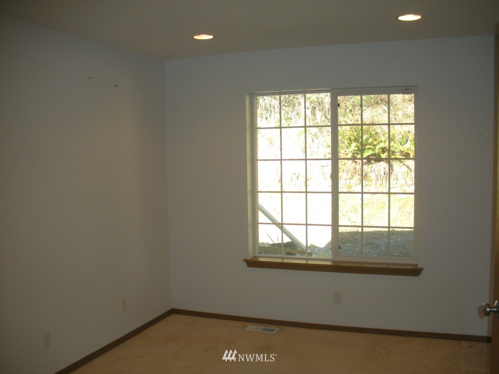 5133 194th Lane Southwest Rochester, WA 98579 - Photo 16 of 21