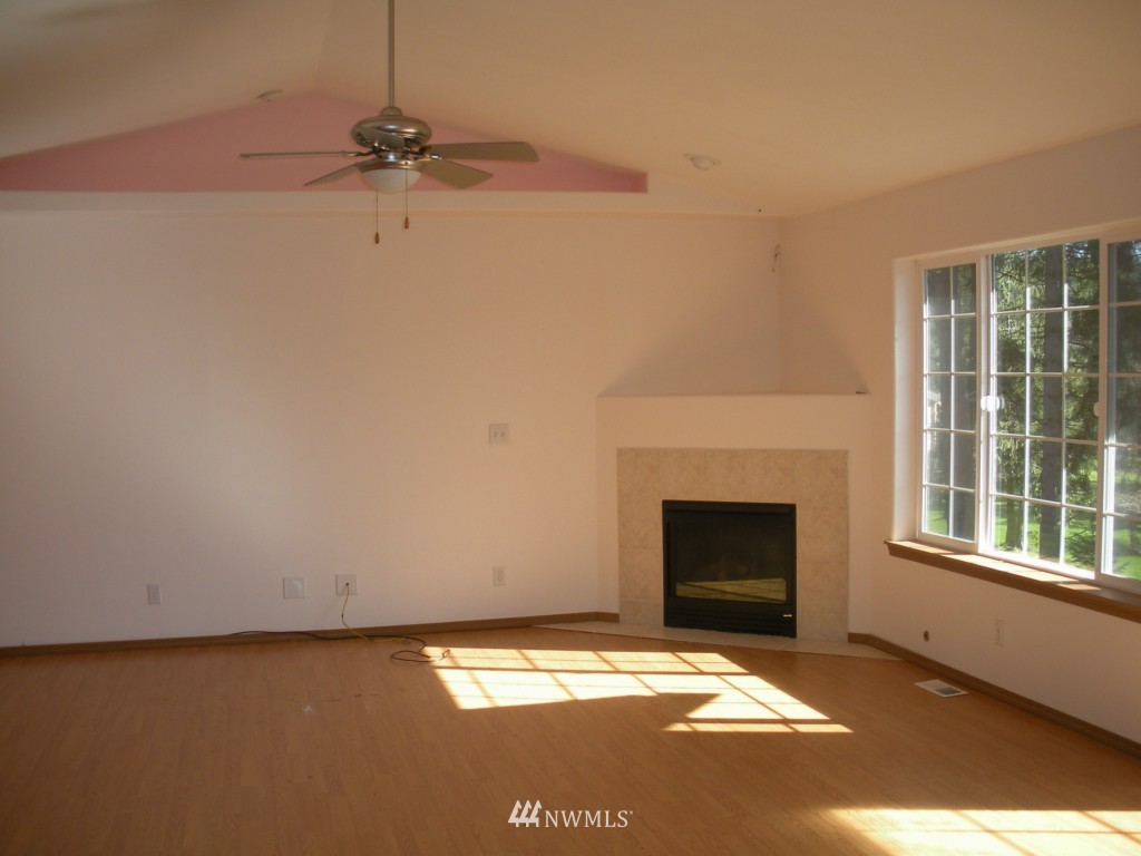 5133 194th Lane Southwest Rochester, WA 98579 - Photo 4 of 21