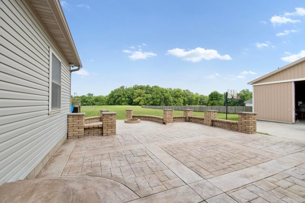 2918 Winnemac Pike La Rue, OH 43332 - Photo 8 of 38 Patio