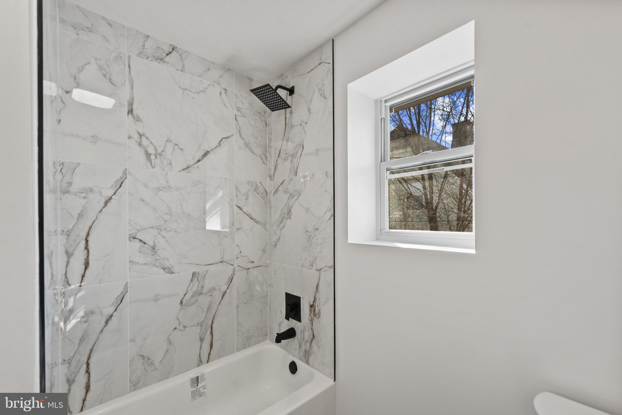 5 Bayship Road Dundalk, MD 21222 - Photo 17 of 32 Upstairs shared bath