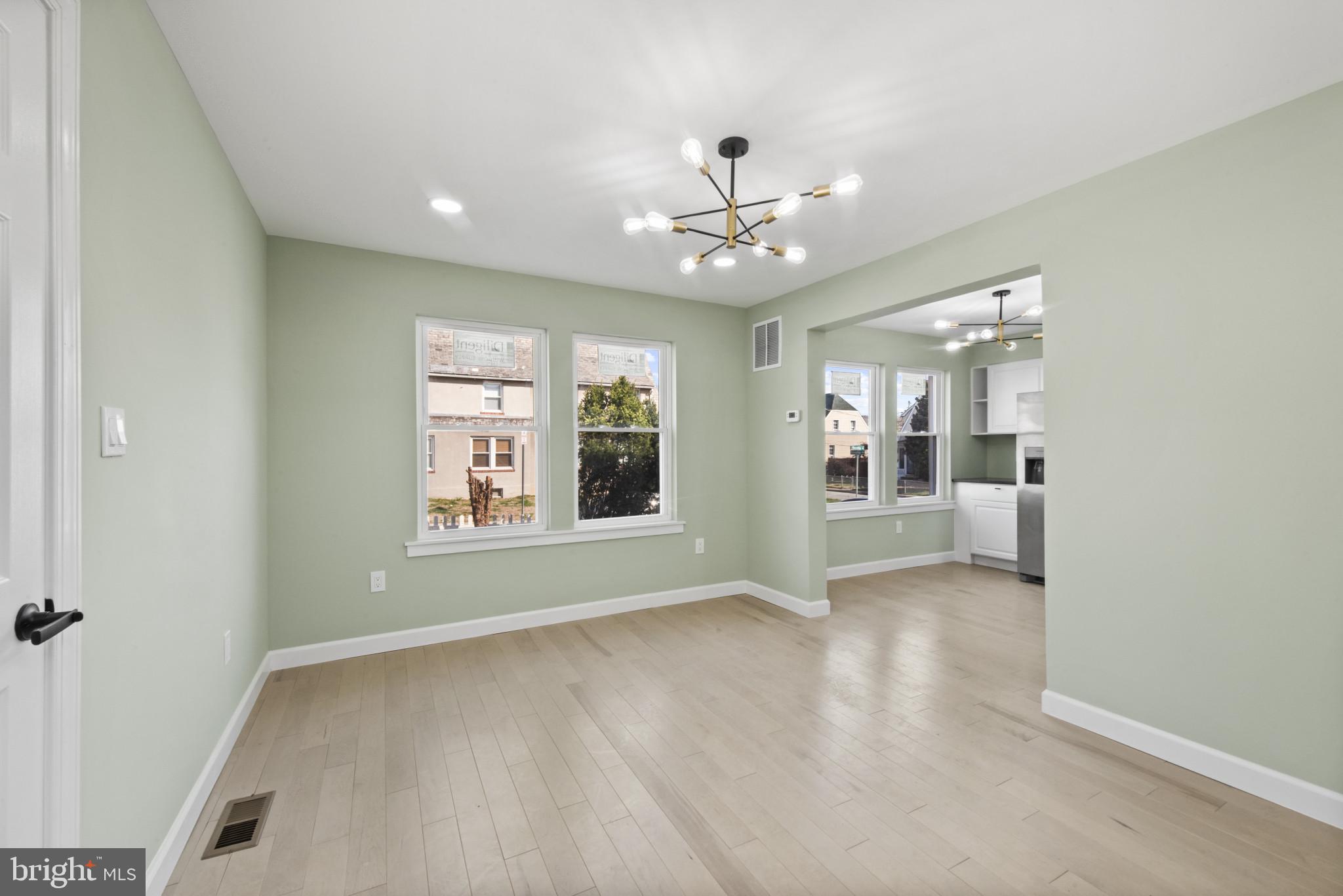 5 Bayship Road Dundalk, MD 21222 - Photo 6 of 32 Living room