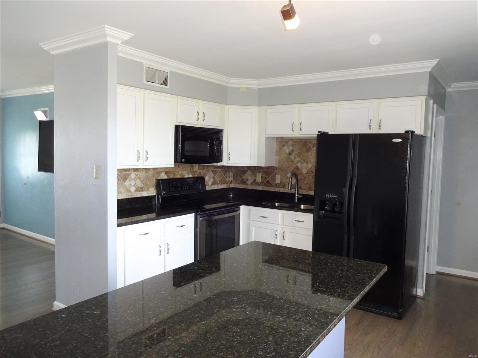 925 Reed Avenue St. Louis, MO 63125 - Photo 6 of 31 Gallery Image 6