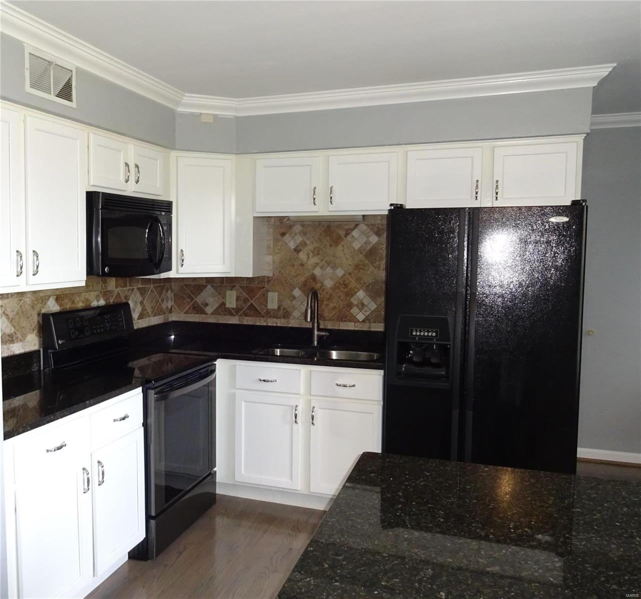 925 Reed Avenue St. Louis, MO 63125 - Photo 7 of 31 Gallery Image 7