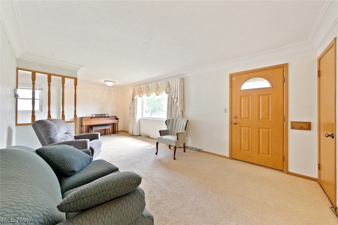6130 Smith Road Brook Park, OH 44142 - Photo 4 of 28