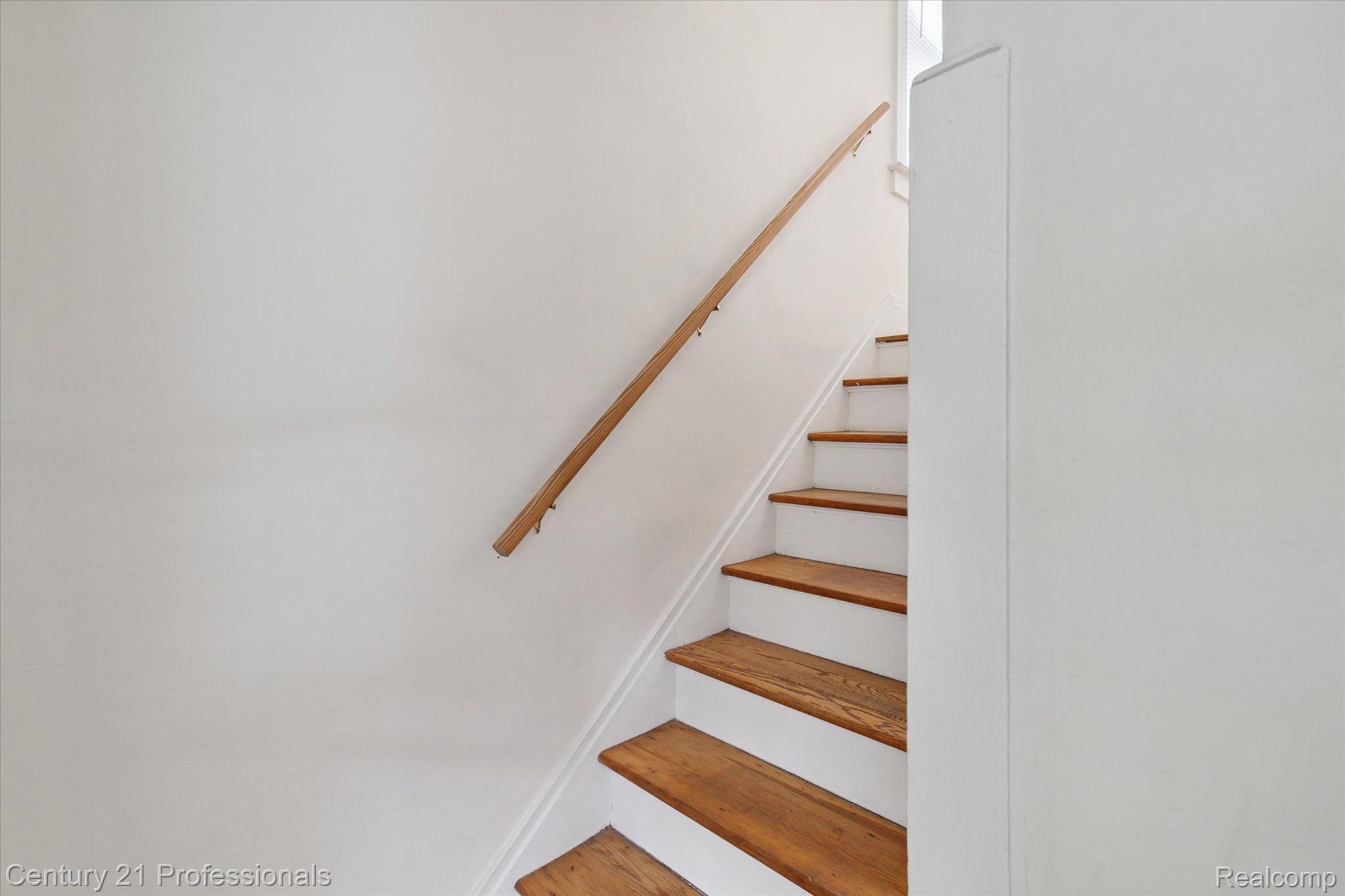 949 Nottingham Road Grosse Pointe, MI 48230 - Photo 17 of 56 Gallery Image 17