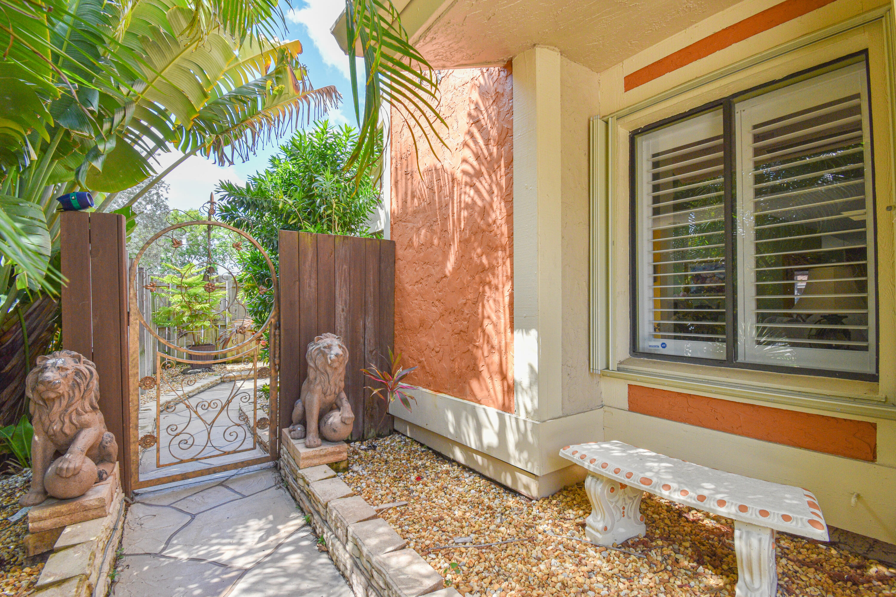 7504 Sierra Drive East Boca Raton, FL 33433 - Photo 6 of 52 A00D5525-EB77-4B0B-A262-6846DE72EA17