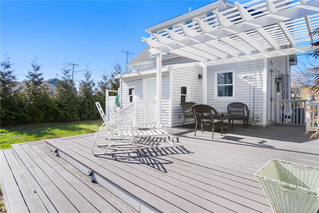 836 Point Judith Road Narragansett, RI 02882 - Photo 3 of 40