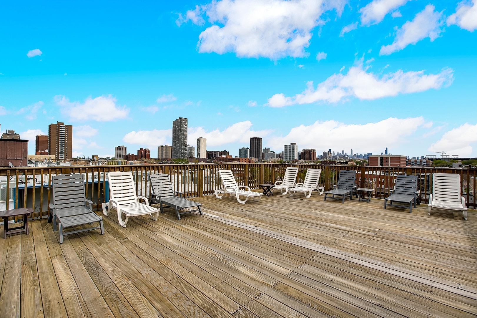4144 North Sheridan Road, Unit 208 Chicago, IL 60613 - Photo 22 of 24 a view of a terrace with sitting area