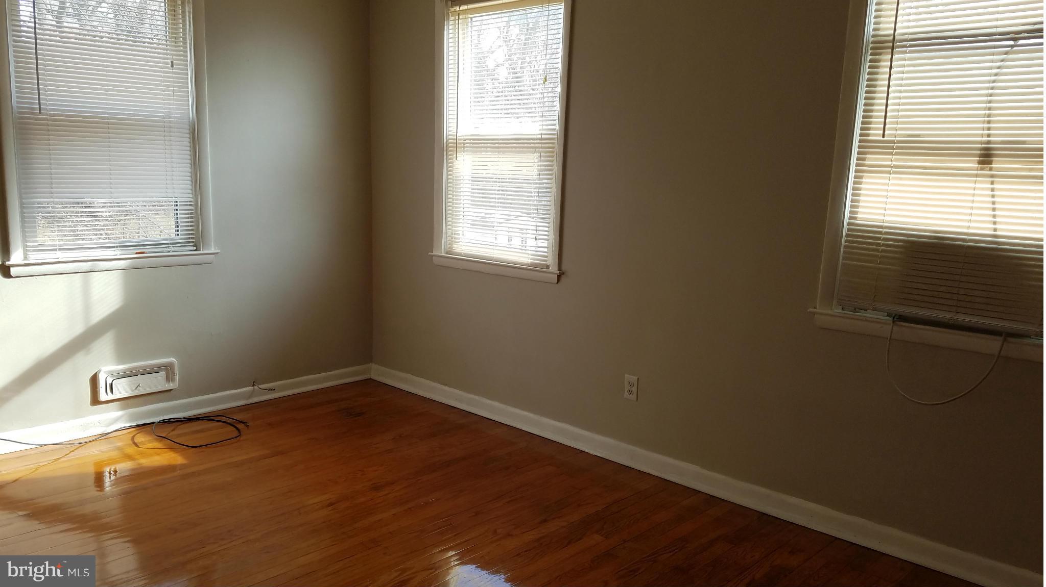 3802 Cedarhurst Road Baltimore, MD 21206 - Photo 3 of 13 LIVING ROOM 1
