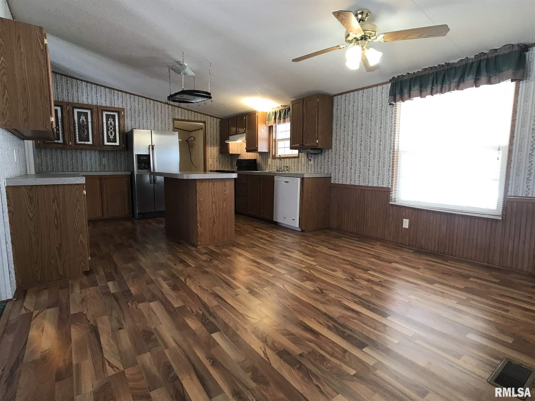 1269 Davis Road Thompsonville, IL 62890 - Photo 9 of 26 Gallery Image 9