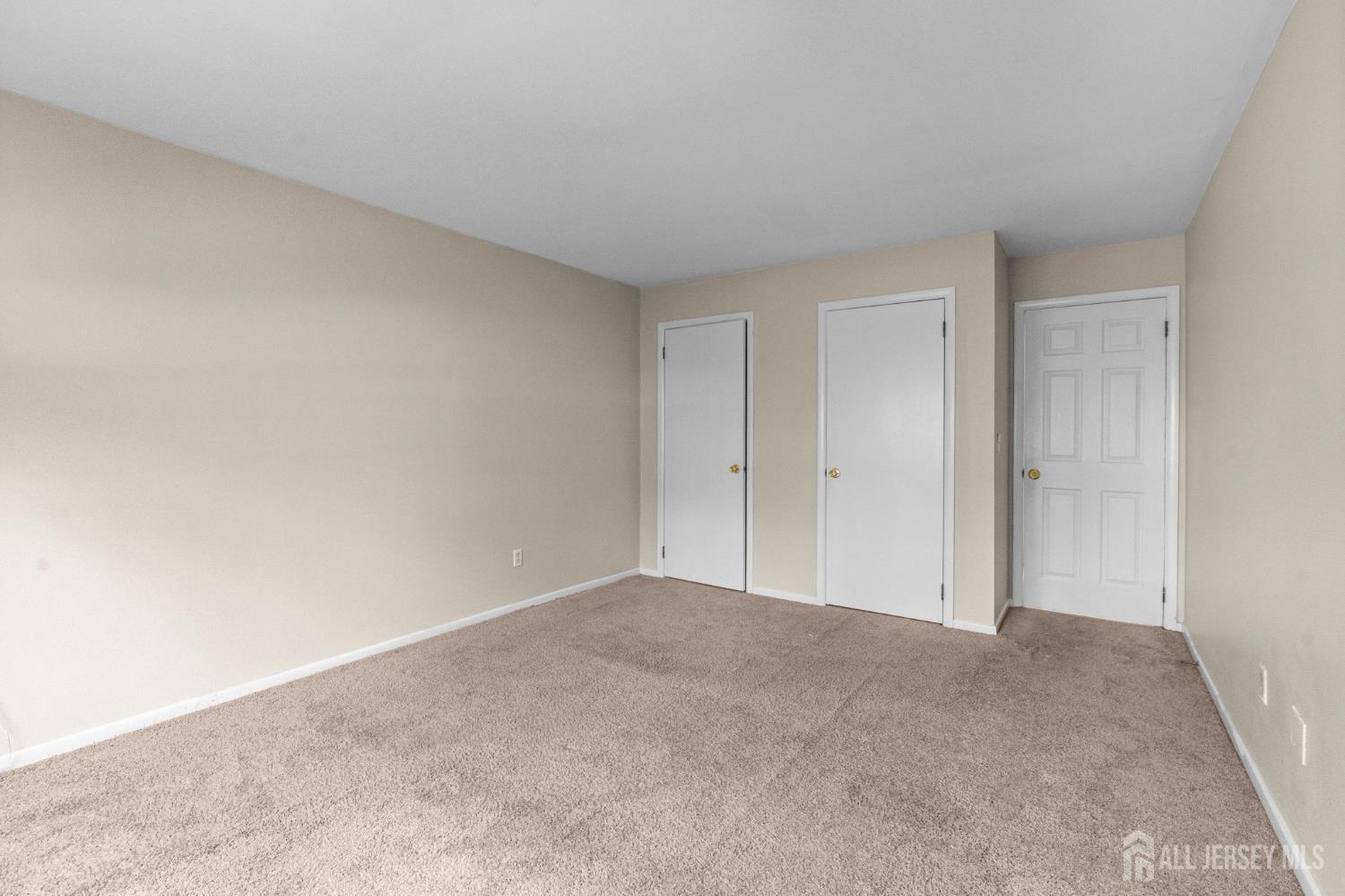 31 Hanover Square Middlesex, NJ 08846 - Photo 14 of 26 Gallery Image 14