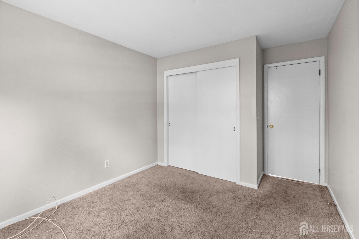31 Hanover Square Middlesex, NJ 08846 - Photo 18 of 26 Gallery Image 18