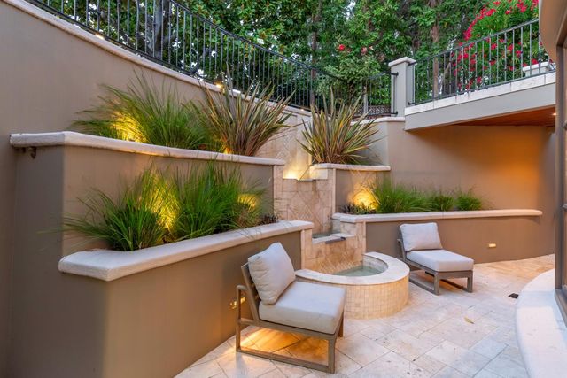 $8,250,000 | 8 Reyna Place, Menlo Park, CA 94025