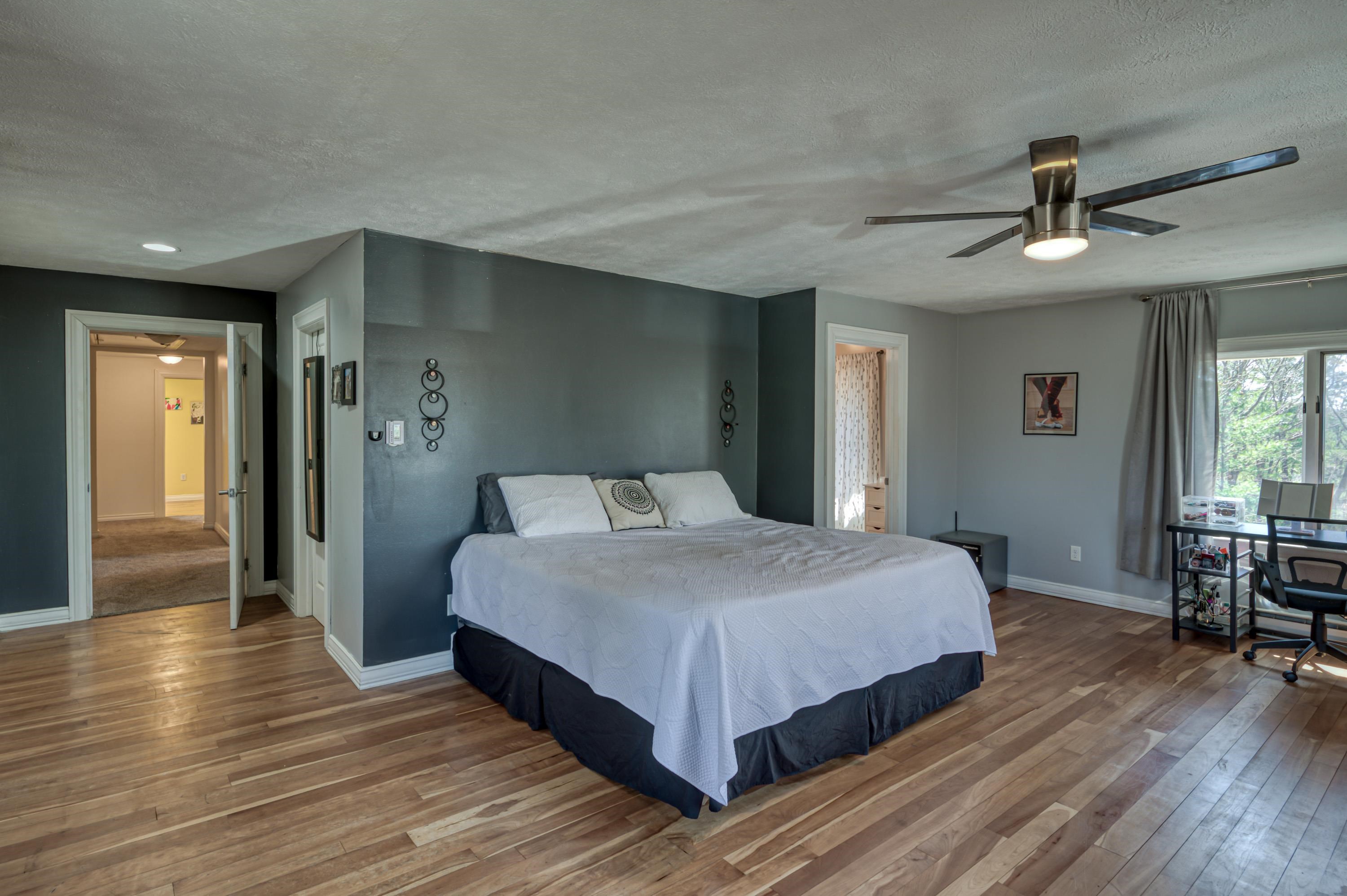 2885 Holiday Pines Road Traverse City, MI 49686 - Photo 16 of 56 1909940-17.JPG