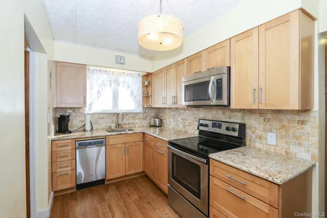 $975,000 | 246-04 86th Avenue | Bellerose