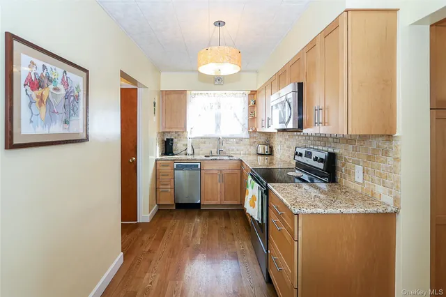 $975,000 | 246-04 86th Avenue | Bellerose