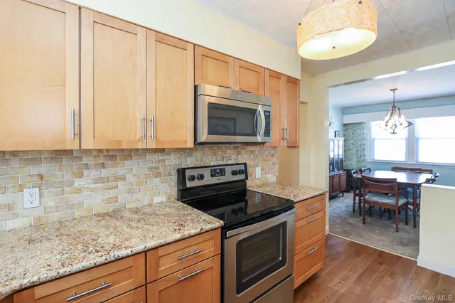 $975,000 | 246-04 86th Avenue | Bellerose