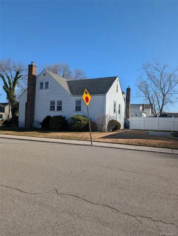 $975,000 | 246-04 86th Avenue | Bellerose