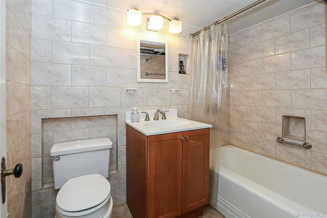 $975,000 | 246-04 86th Avenue | Bellerose