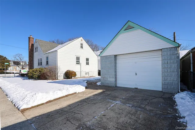 $975,000 | 246-04 86th Avenue | Bellerose