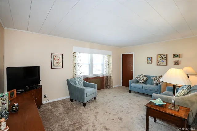 $975,000 | 246-04 86th Avenue | Bellerose