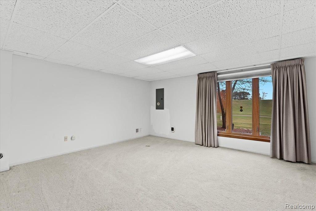 920 Green View Court Rochester Hills, MI 48307 - Photo 24 of 33