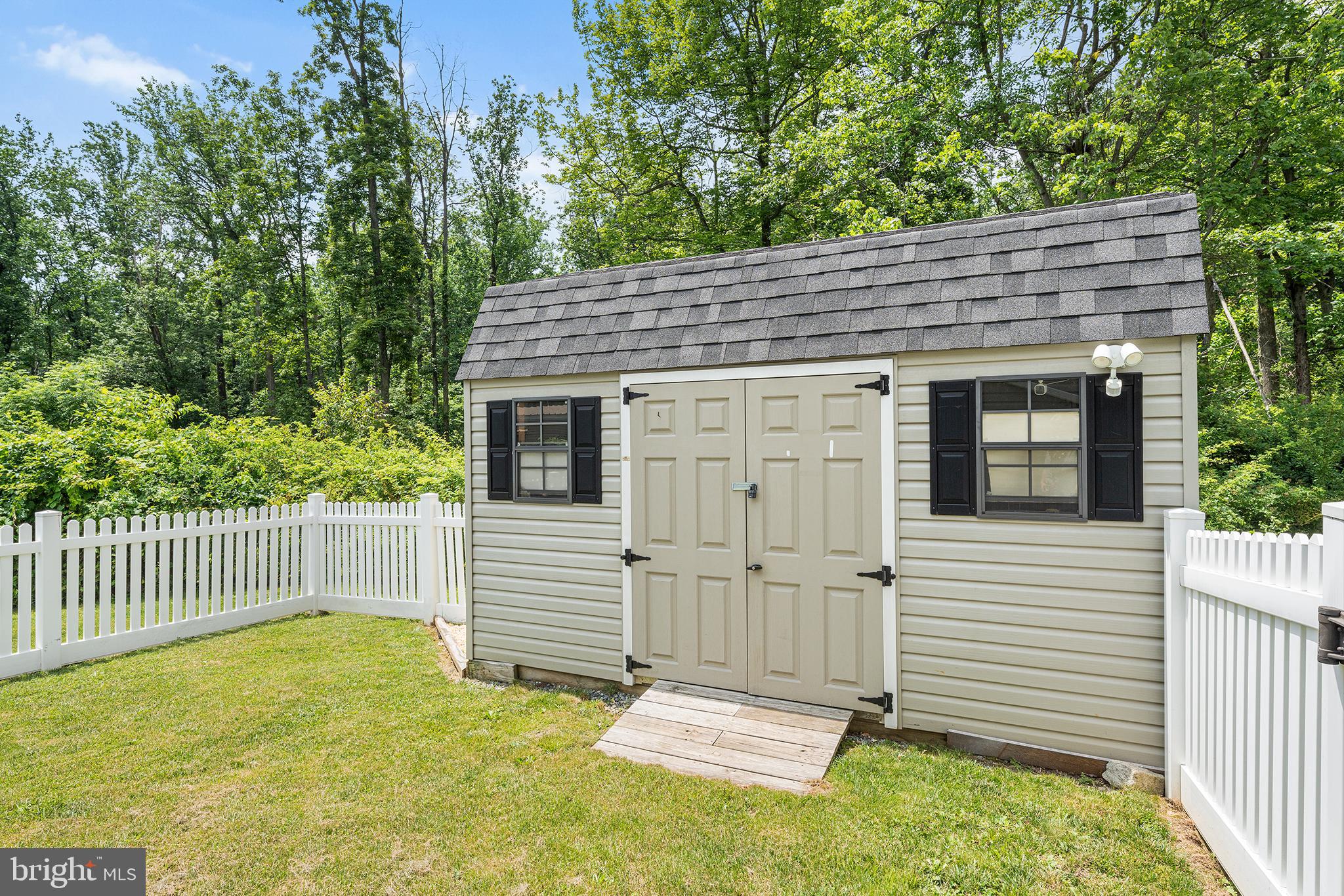 474 Barrington Road Macungie, PA 18062 - Photo 8 of 28 a house view with a garden