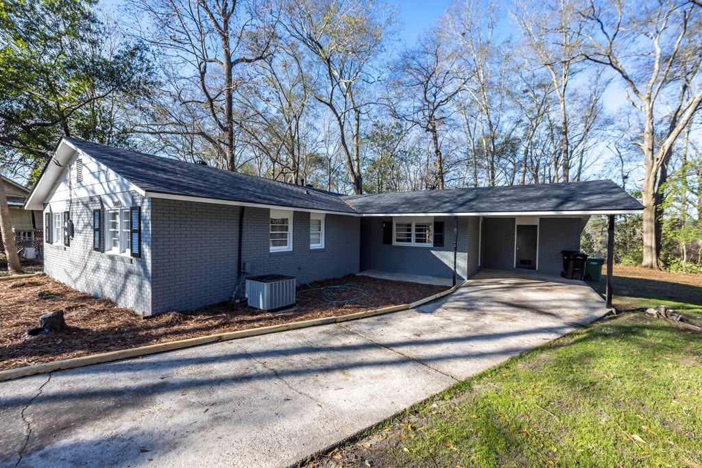 5100 Buckingham Court Columbus, GA 31907 - Photo 4 of 24 a view of a house with backyard