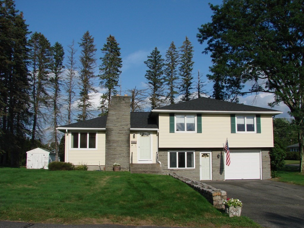 85 Hunter Road Ludlow, MA 01056 - Photo 1 of 25 Gallery Image 1