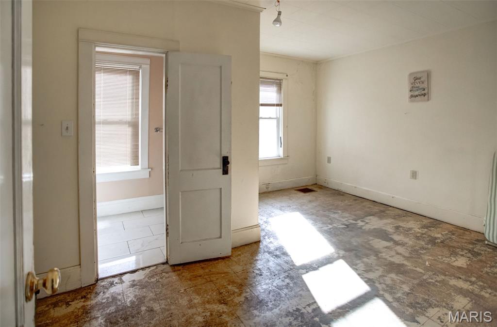 208 North County Road Hardin, IL 62047 - Photo 25 of 70