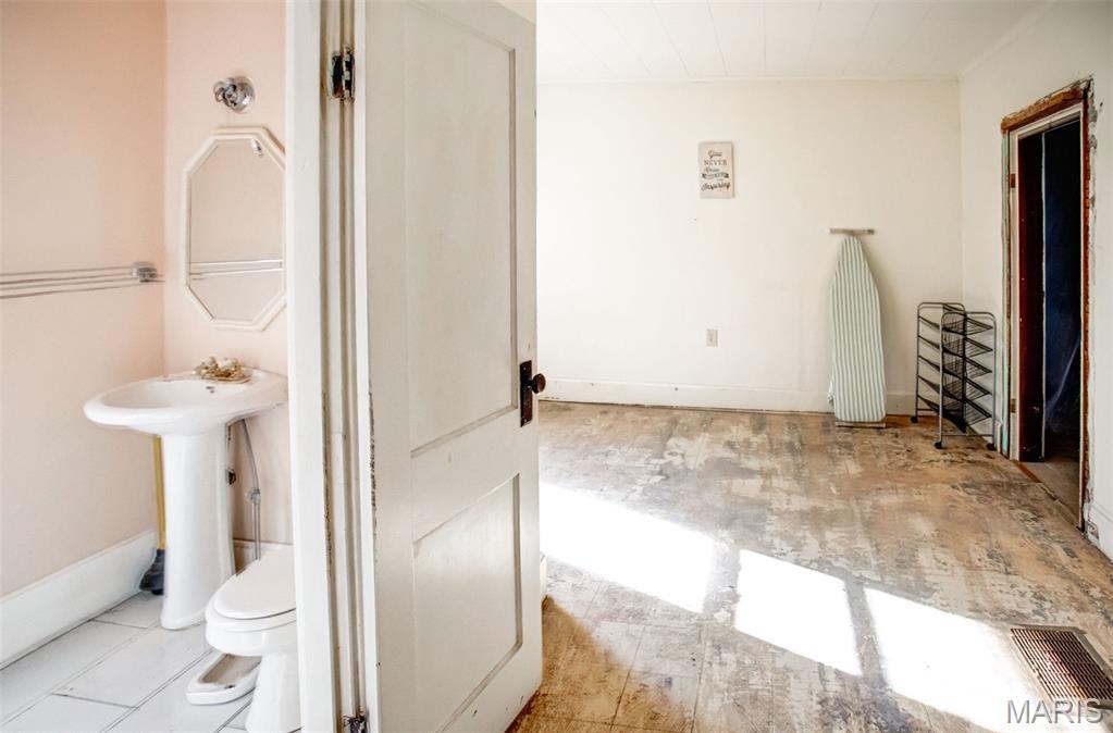 208 North County Road Hardin, IL 62047 - Photo 29 of 75