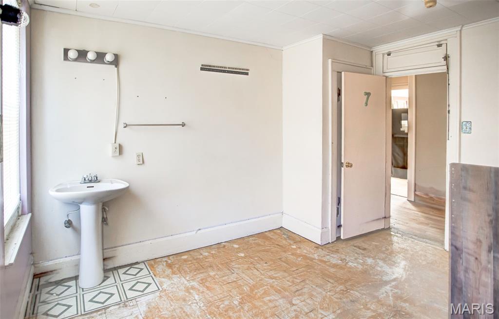 208 North County Road Hardin, IL 62047 - Photo 45 of 75