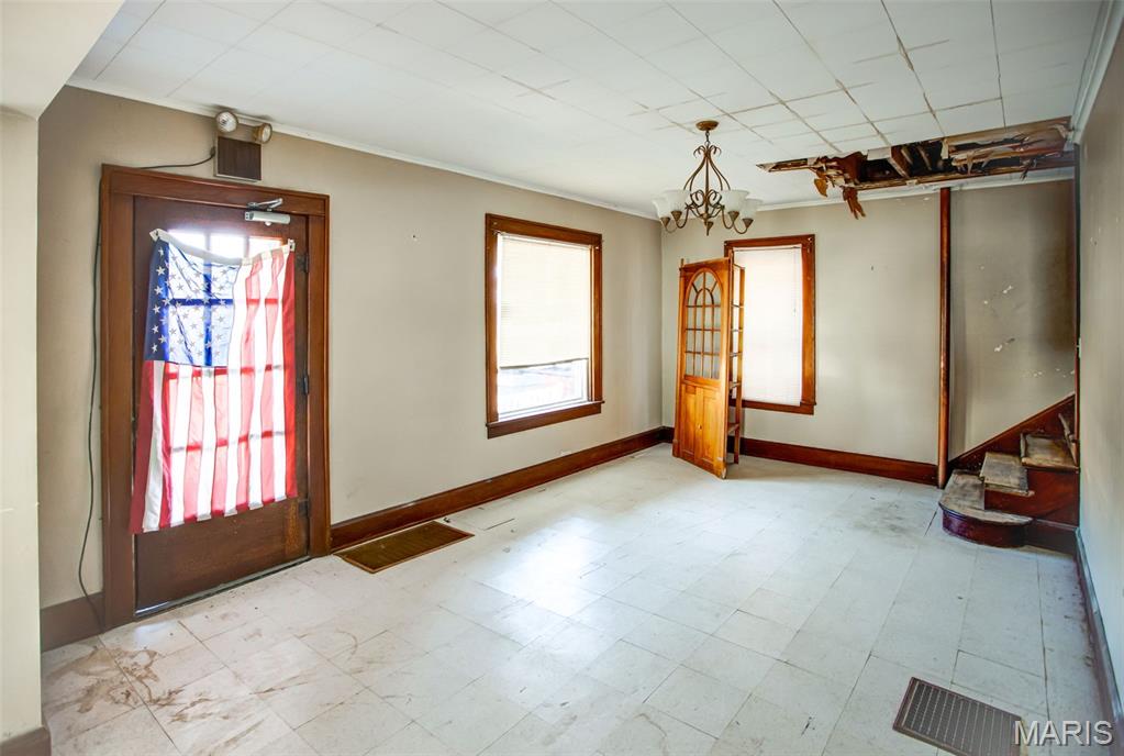 208 North County Road Hardin, IL 62047 - Photo 6 of 75