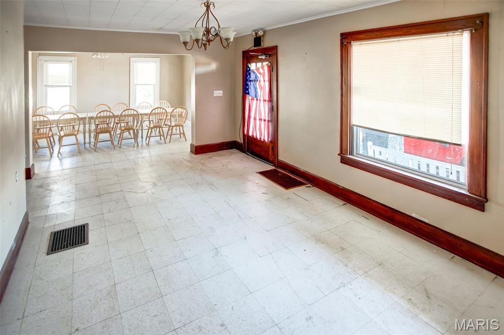 208 North County Road Hardin, IL 62047 - Photo 7 of 75